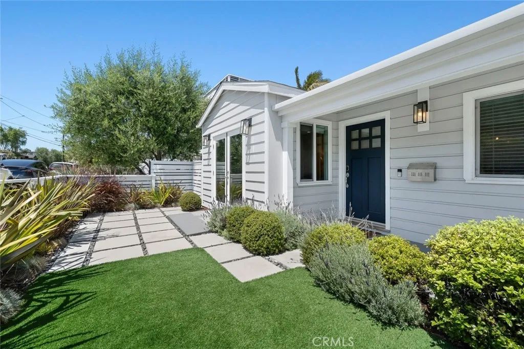1430 Bonnie Brae Street, Hermosa Beach, CA 90254