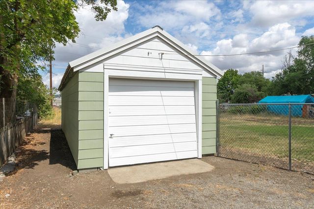 8209 E Knox Ave, Spokane Valley, WA 99212