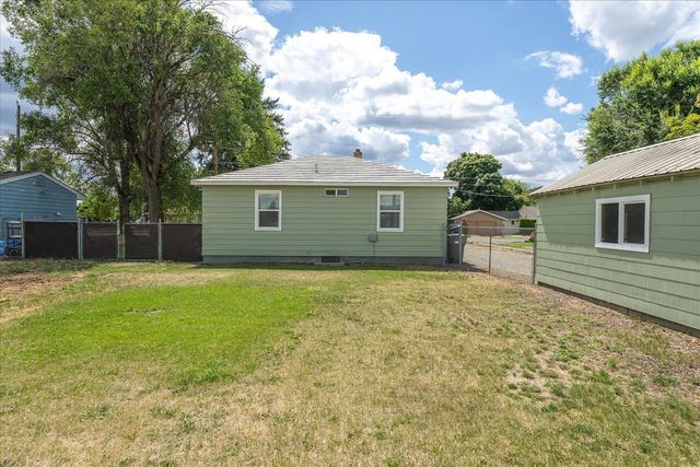 8209 E Knox Ave, Spokane Valley, WA 99212