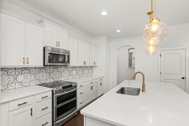 145 Ashcrest Pt, Hendersonville, TN 37075