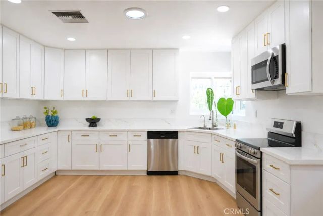 9243 Cayuga, Sun Valley, CA 91352
