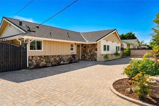 9243 Cayuga, Sun Valley, CA 91352