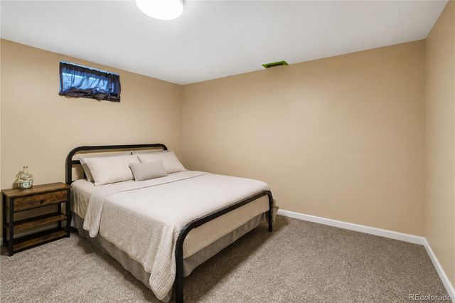 1092 S Iris Street, Lakewood, CO 80226