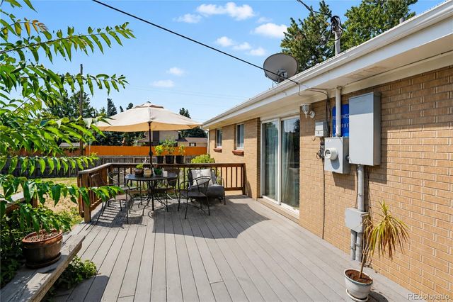 1092 S Iris Street, Lakewood, CO 80226