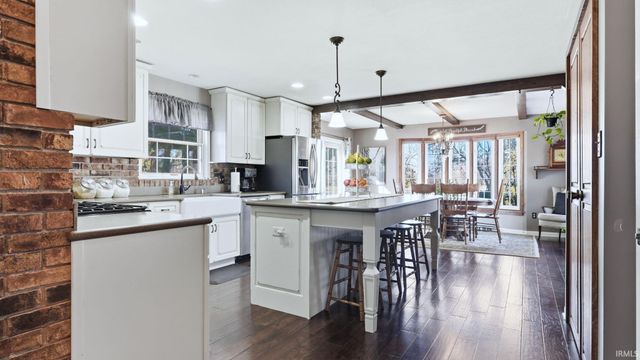 3083 County Rd 36, Auburn, IN 46706