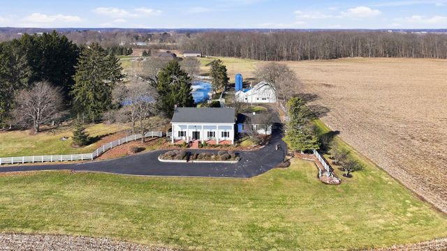 3083 County Rd 36, Auburn, IN 46706