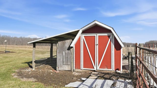 3083 County Rd 36, Auburn, IN 46706