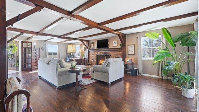 3083 County Rd 36, Auburn, IN 46706