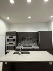 7661 NW 107th Avenue 813, Doral, FL 33178