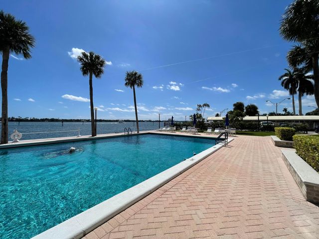 2600 N Flagler Drive 301, West Palm Beach, FL 33407