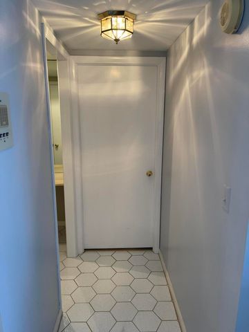 2600 N Flagler Drive 301, West Palm Beach, FL 33407