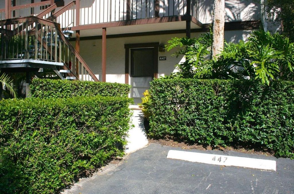 11863 Wimbledon Circle 447, Wellington, FL 33414
