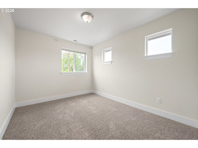 2519 JUSTINE Ln, Eugene, OR 97404