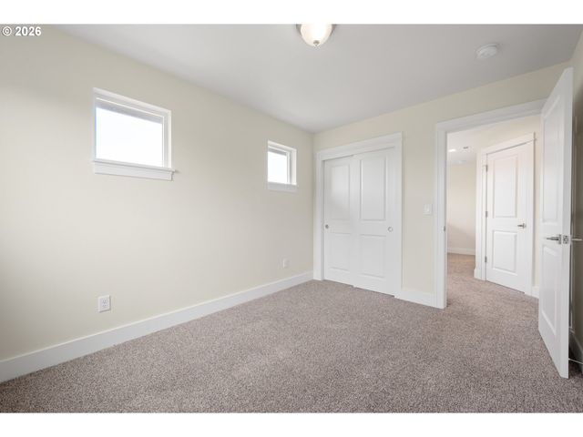 2519 JUSTINE Ln, Eugene, OR 97404