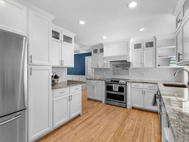 605 East Riverside DRIVE, Kohler, WI 53044