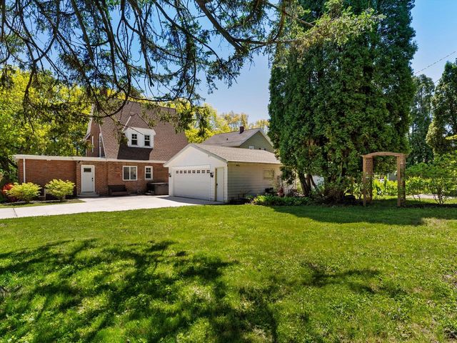 605 East Riverside DRIVE, Kohler, WI 53044