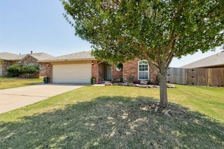 608 Manhattan Drive, Moore, OK 73160