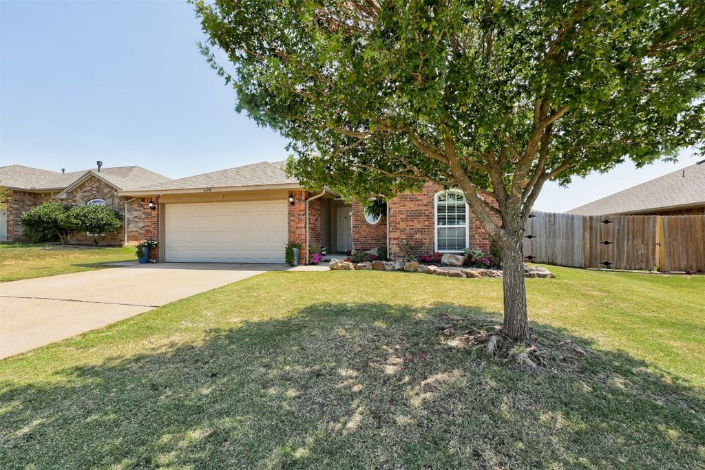 608 Manhattan Drive, Moore, OK 73160