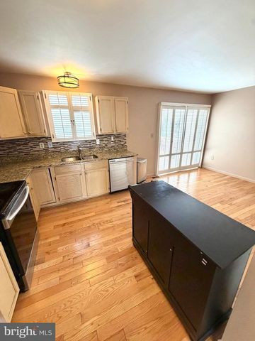 5053 COLBURN TER, Hyattsville, MD 20782