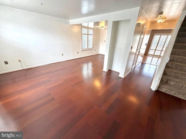 5053 COLBURN TER, Hyattsville, MD 20782