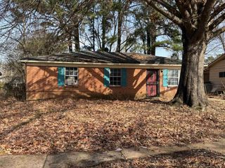 3726 ROYAL WOOD DR, Memphis, TN 38128