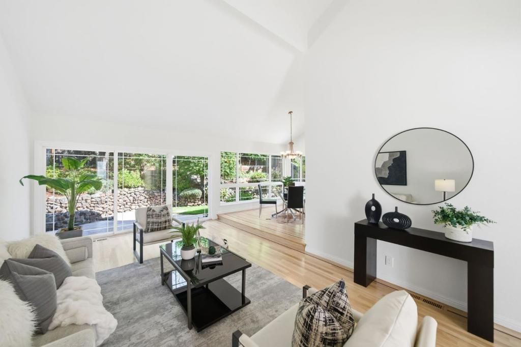 Image 10 of property listing at 3194 La Mesa Drive, San Carlos, CA 94070