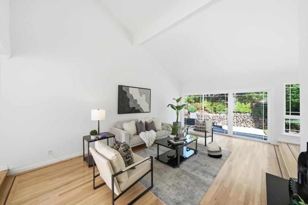 Image 11 of property listing at 3194 La Mesa Drive, San Carlos, CA 94070