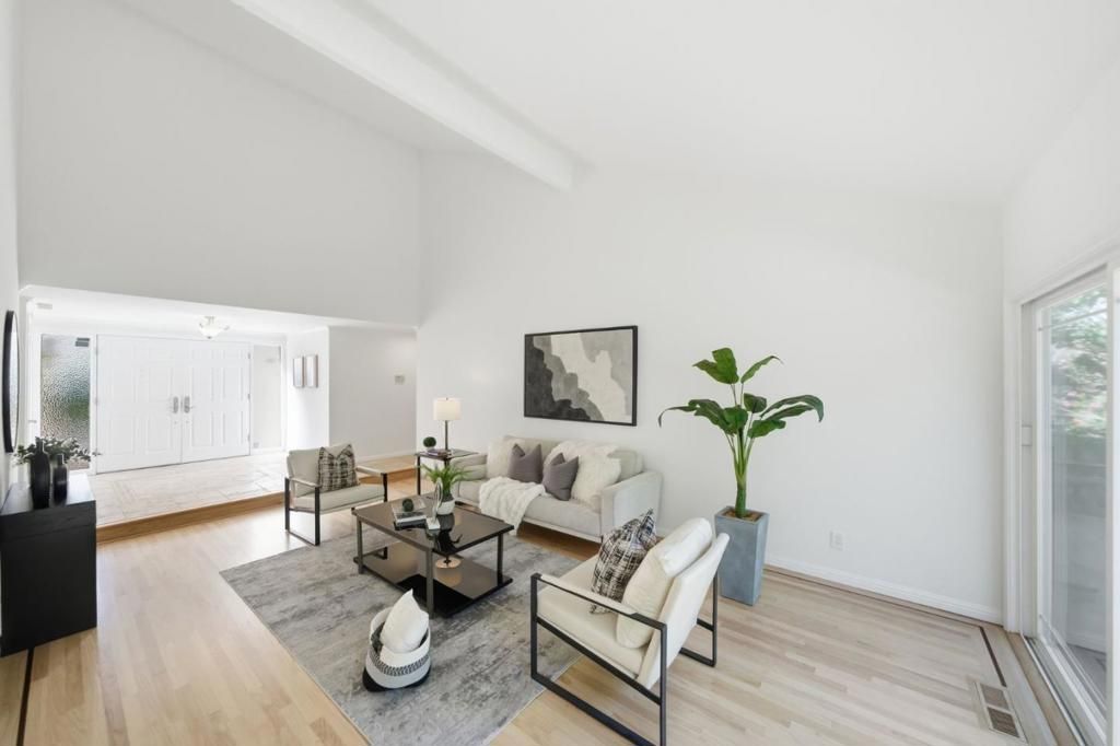 Image 13 of property listing at 3194 La Mesa Drive, San Carlos, CA 94070