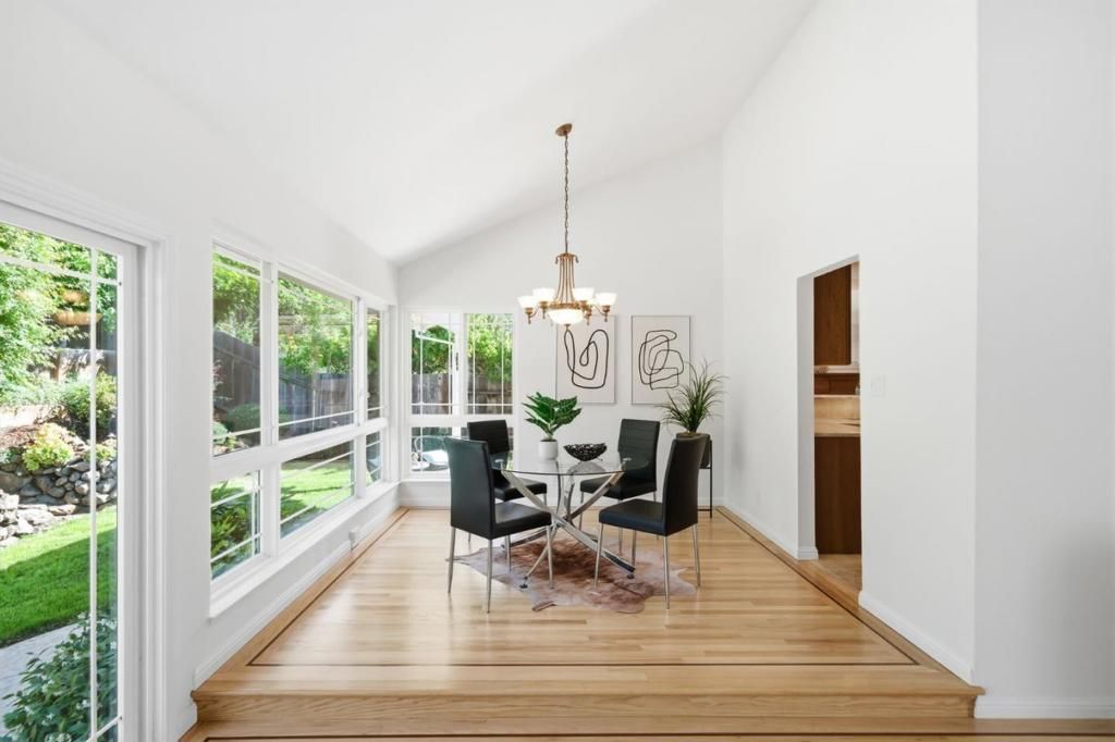 Image 14 of property listing at 3194 La Mesa Drive, San Carlos, CA 94070
