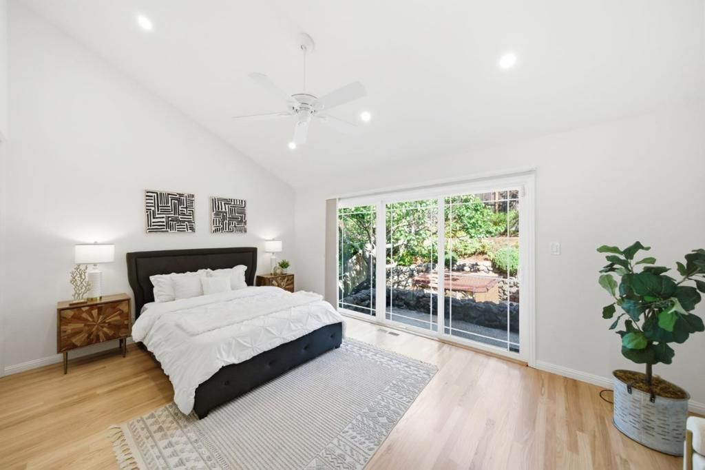 Image 17 of property listing at 3194 La Mesa Drive, San Carlos, CA 94070