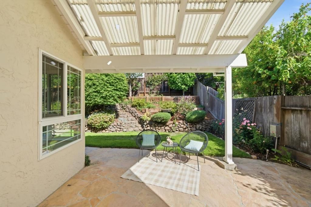 Image 27 of property listing at 3194 La Mesa Drive, San Carlos, CA 94070