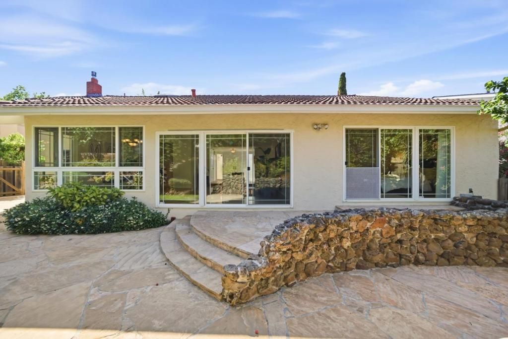 Image 28 of property listing at 3194 La Mesa Drive, San Carlos, CA 94070