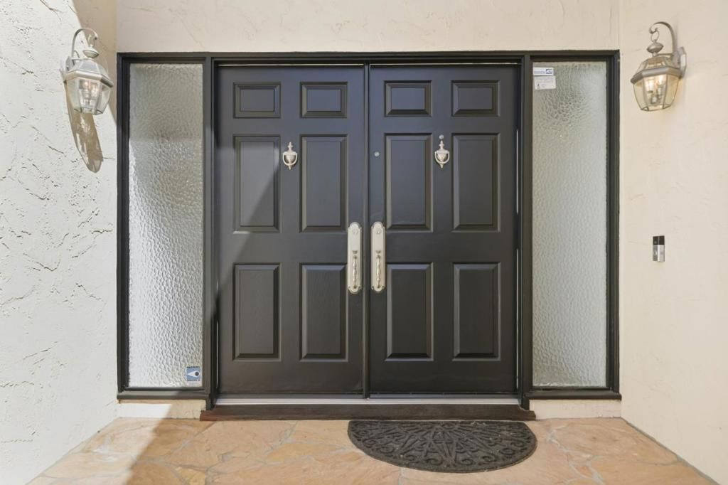Image 3 of property listing at 3194 La Mesa Drive, San Carlos, CA 94070