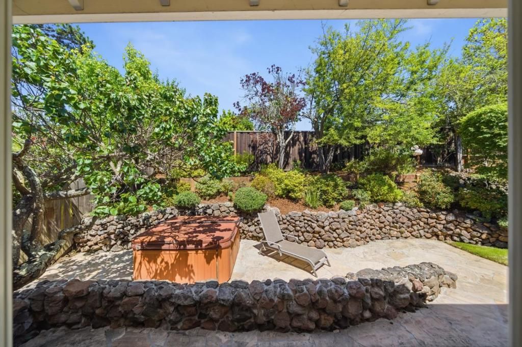 Image 30 of property listing at 3194 La Mesa Drive, San Carlos, CA 94070