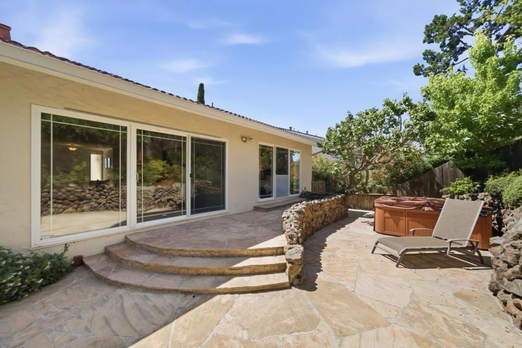 Image 32 of property listing at 3194 La Mesa Drive, San Carlos, CA 94070