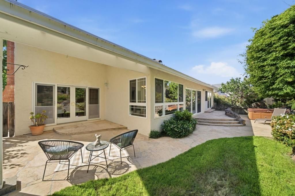 Image 33 of property listing at 3194 La Mesa Drive, San Carlos, CA 94070