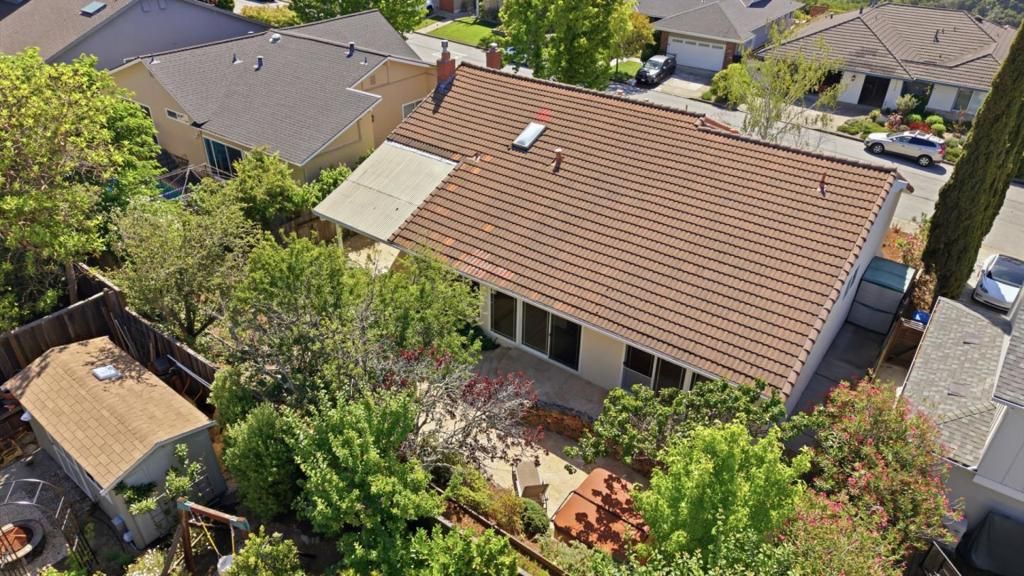 Image 37 of property listing at 3194 La Mesa Drive, San Carlos, CA 94070