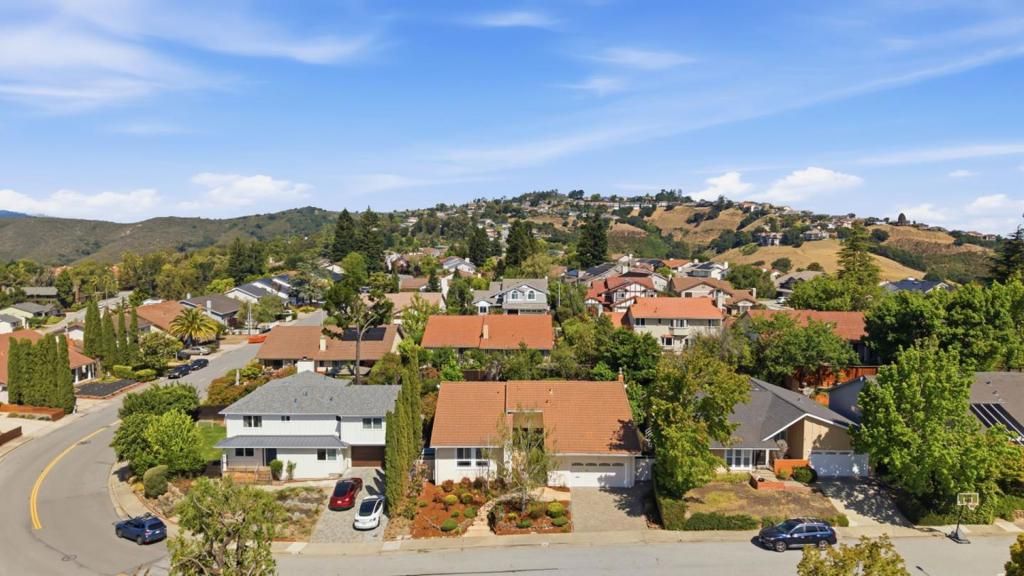 Image 38 of property listing at 3194 La Mesa Drive, San Carlos, CA 94070