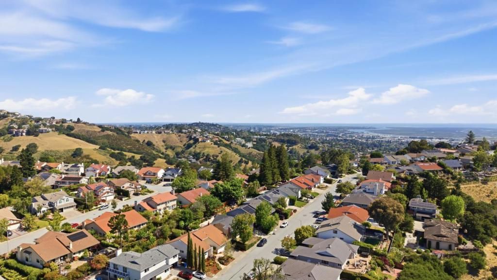 Image 39 of property listing at 3194 La Mesa Drive, San Carlos, CA 94070
