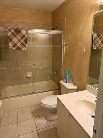 5943 SW 162nd Pl, Miami, FL 33193