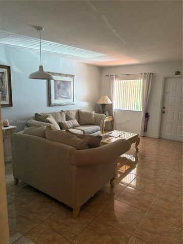 5943 SW 162nd Pl, Miami, FL 33193