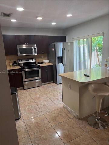 5943 SW 162nd Pl, Miami, FL 33193