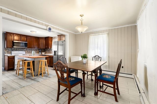 17 Lincoln Ave, Millbury, MA 01527