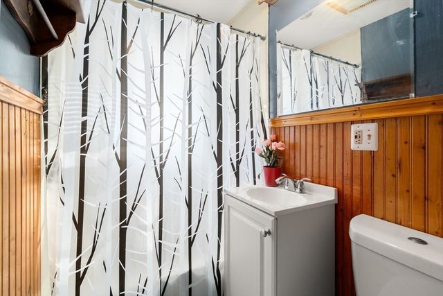 17 Lincoln Ave, Millbury, MA 01527