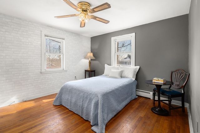 17 Lincoln Ave, Millbury, MA 01527