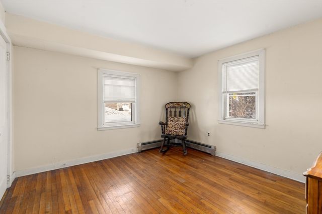 17 Lincoln Ave, Millbury, MA 01527