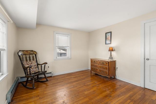 17 Lincoln Ave, Millbury, MA 01527