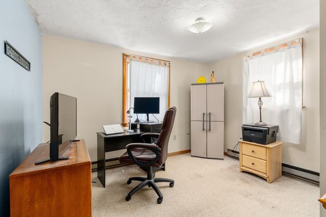 17 Lincoln Ave, Millbury, MA 01527