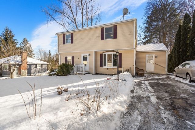 17 Lincoln Ave, Millbury, MA 01527