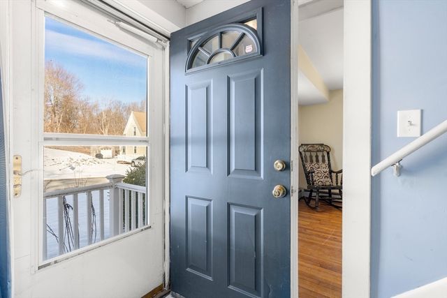 17 Lincoln Ave, Millbury, MA 01527